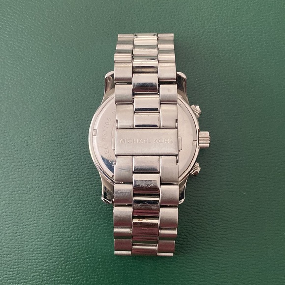 Michael Kors Watch - Picture 3 of 3